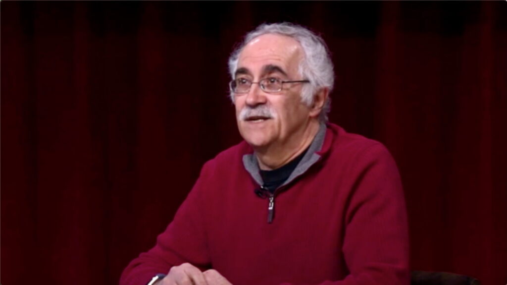 picture of Jesús Dapena being interviewed